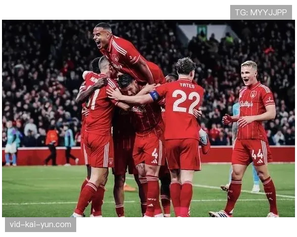 特写：赛季最后主场，诺丁汉森林老将谢尔维尔含泪向球迷告别